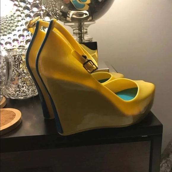 🚩🚩SALE 🚩🚩Beautiful Two Tone Wedge Jellies - Picture 4 of 5